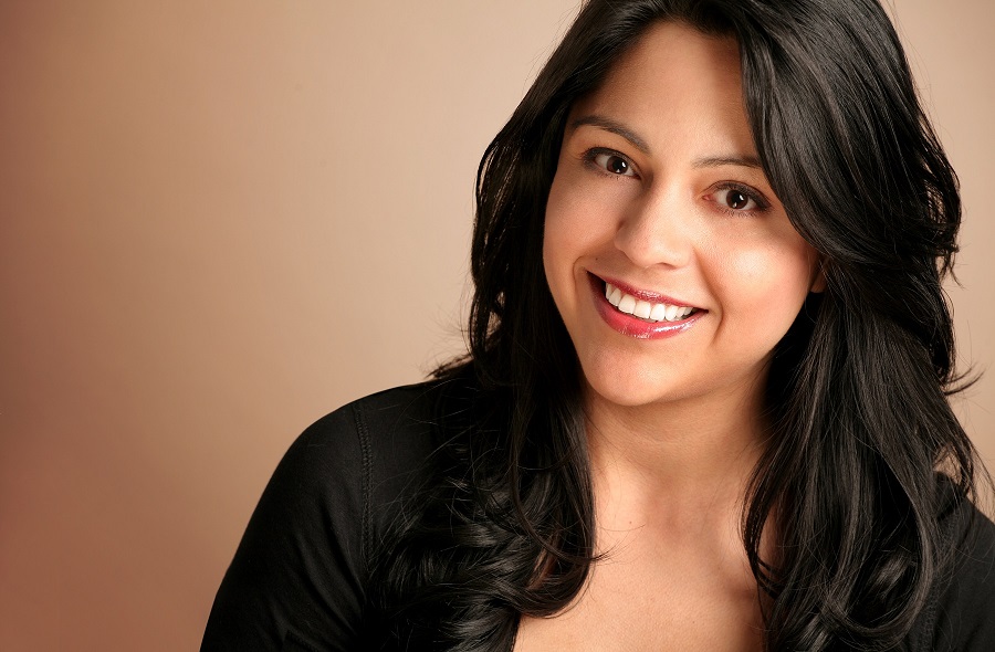 The Difference Between Veneers and Bonding